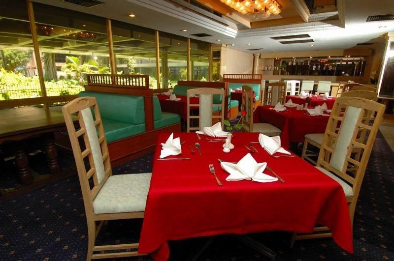 Ambassador Jomtien Ocean Wing - Sha होटल